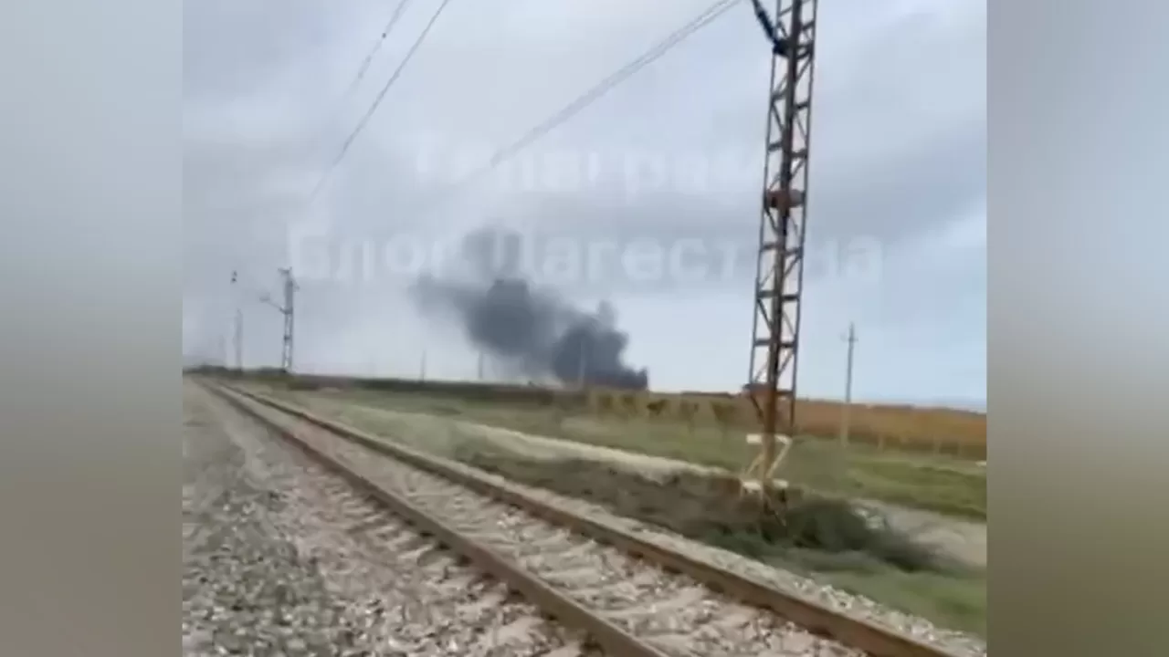 Дим на місці аварії вертольота / Скріншот відео