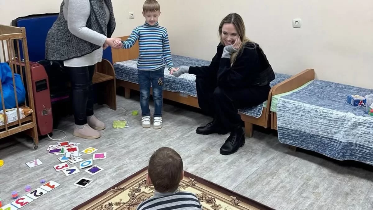 Під час візиту Джолі побувала в медичних закладах та навчальних установах / Фото з Instagram angelinajolie