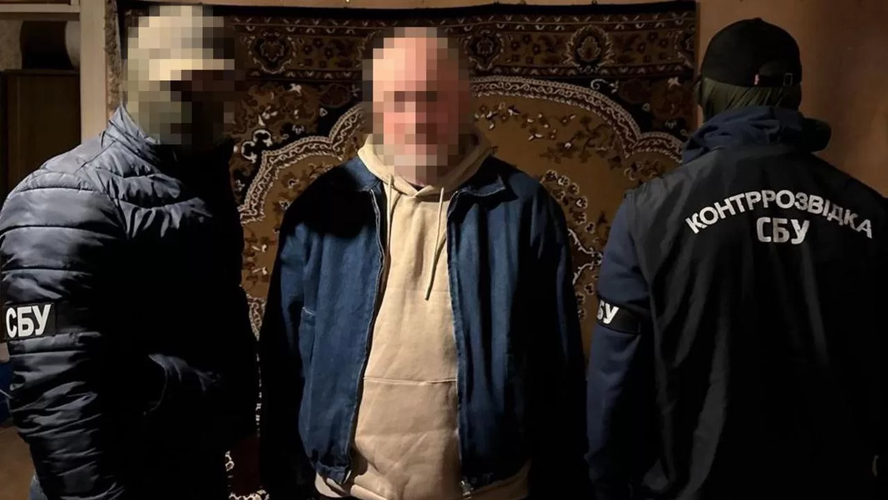 Виконавцем злочину виявився безробітний харків’янин, який потрапив у поле зору окупантів, коли писав антиукраїнські коментарі у Телеграм-каналах / Фото СБУ