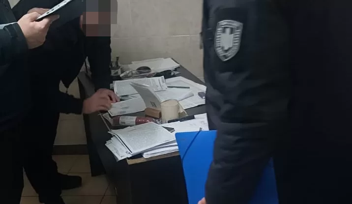 На Київщині начальниця їдальні разом із підлеглими крала та продавала продукти, призначені для військових