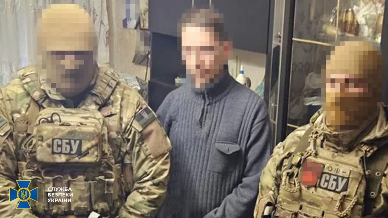 СБУ задержала агента ФСБ, который прикрывался инвалидностью, чтобы пересекать блокпосты и корректировать атаки РФ по Днепропетровщине / Фото СБУ