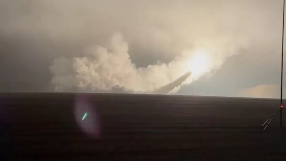 Для завдання комплексних ударів застосовуються ударні БпЛА, реактивні дрони та ракети різних типів / Скріншот відео