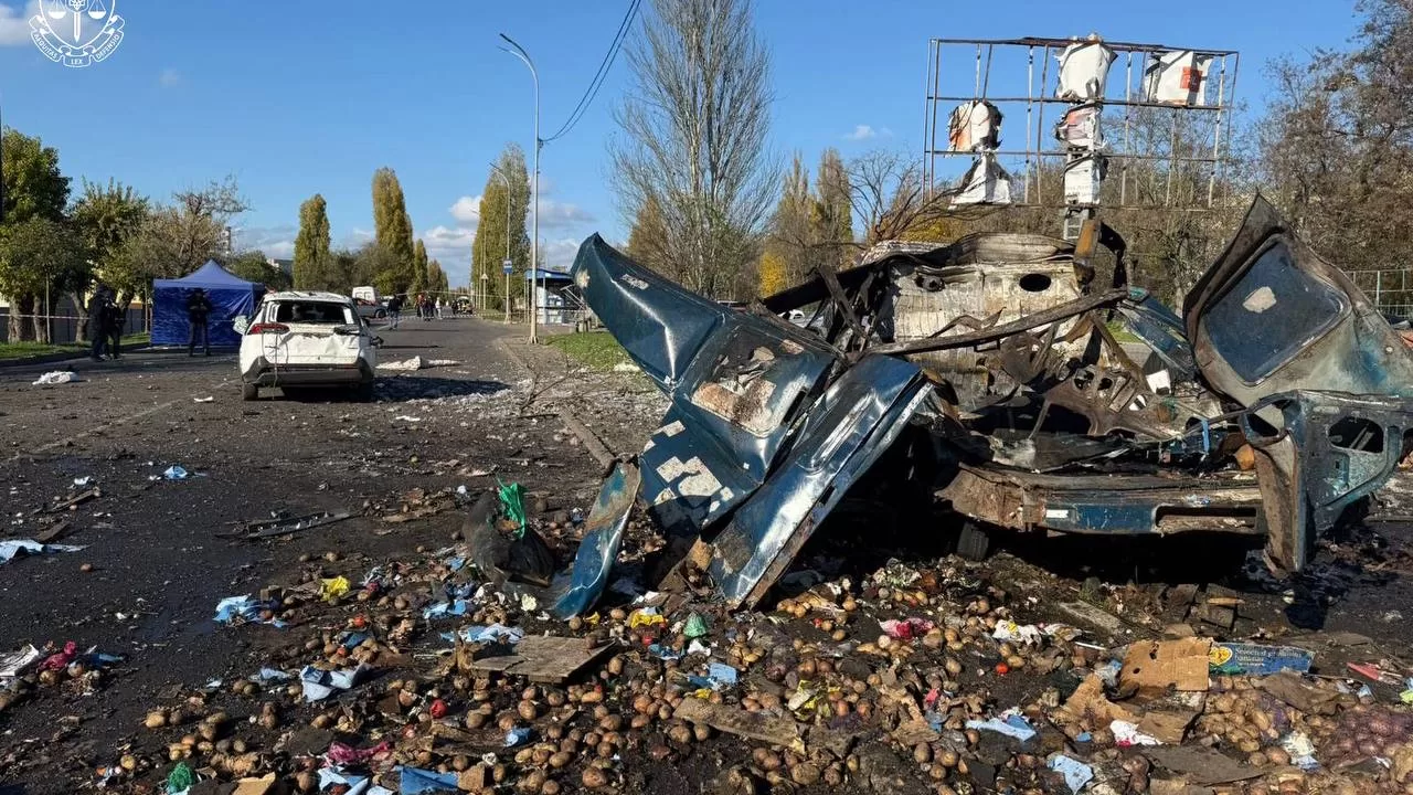 Знищена обстрілом автівка у Чорноморську / Фото: Одеська обласна прокуратура