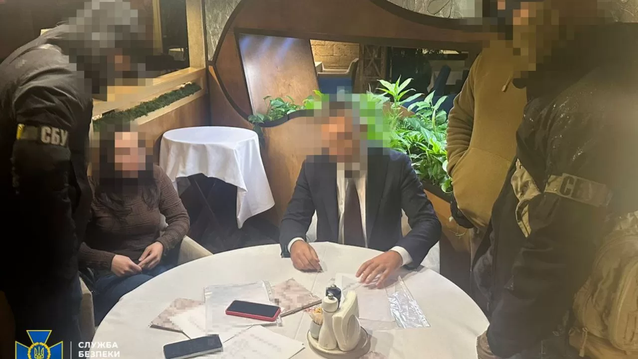 Затримання політика, підозрюваного в шахрайстві / Фото: СБУ