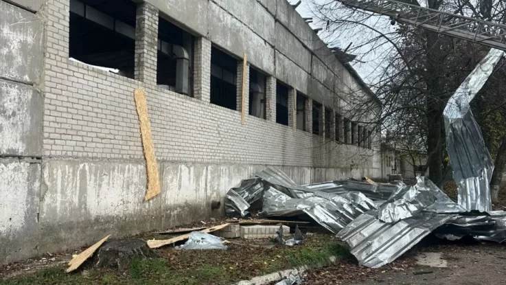 Лозівська громада зазнала нових ударів: пошкоджено житло, підприємства та об’єкти критичної інфраструктури