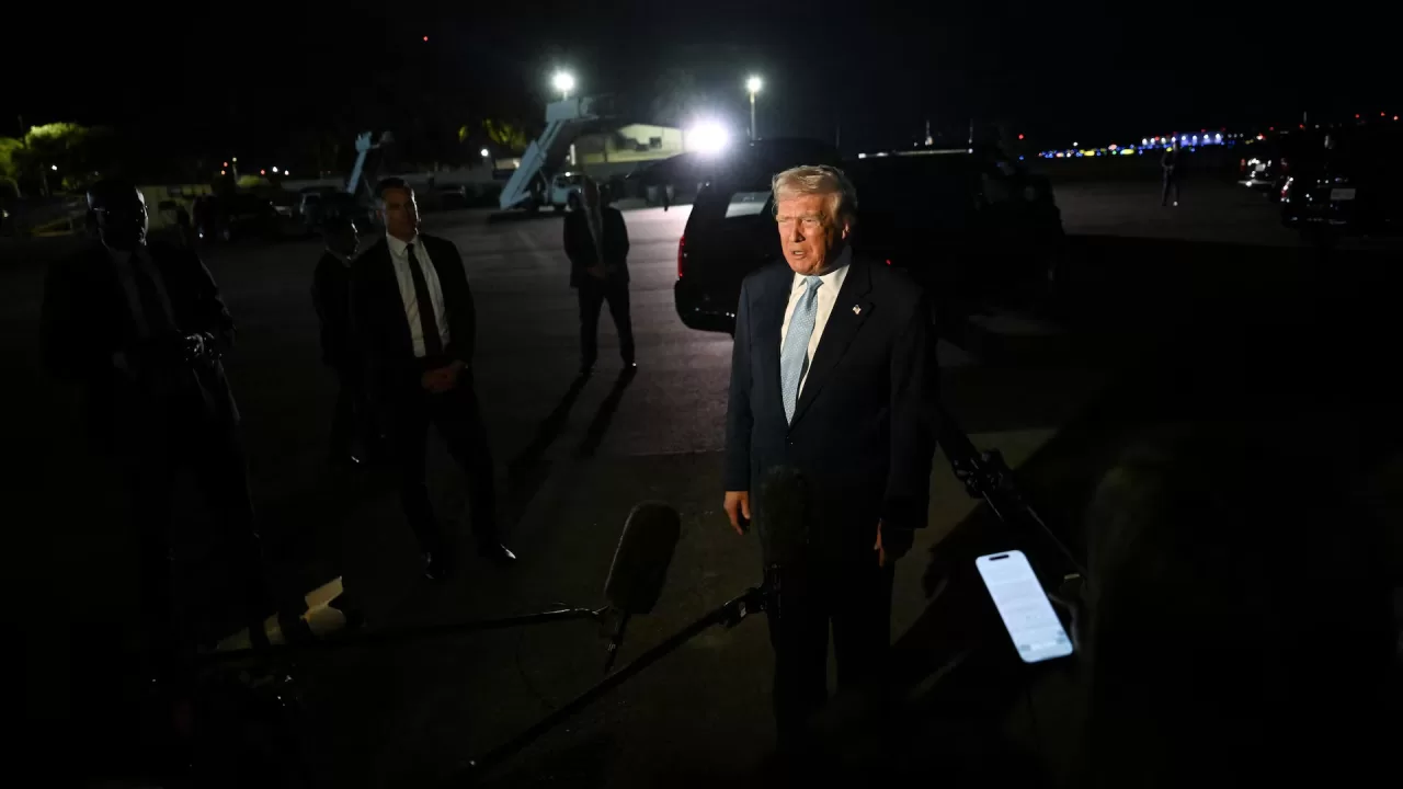 Трамп выступает перед представителями СМИ на базе Эндрюс, штат Мэриленд, США, 16 ноября 2025 года / Фото Reuters