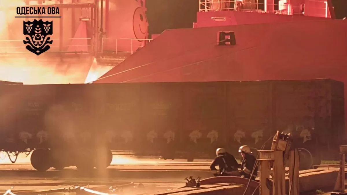 Rescuers are dealing with the aftermath of the attack on Odesa Oblast / Photo by the State Emergency Service