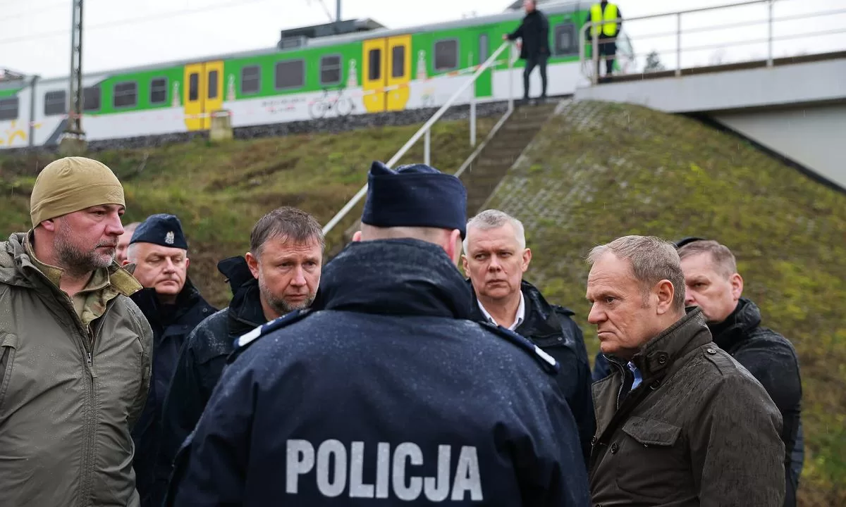 Polish Prime Minister Donald Tusk near the damaged section of railway / Photo: PAP/KPRM