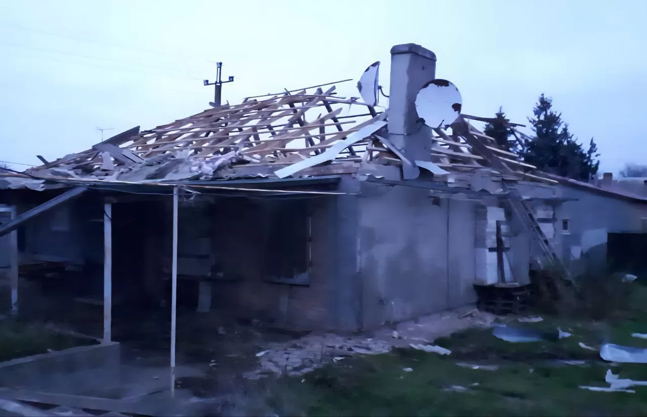 РФ атакували три райони Дніпропетровщини: один із поранених — у важкому стані