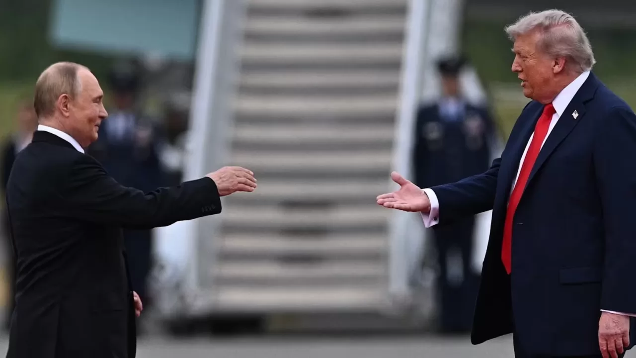 Путін і Трамп зустрілися в серпні на Алясці / Фото AOP