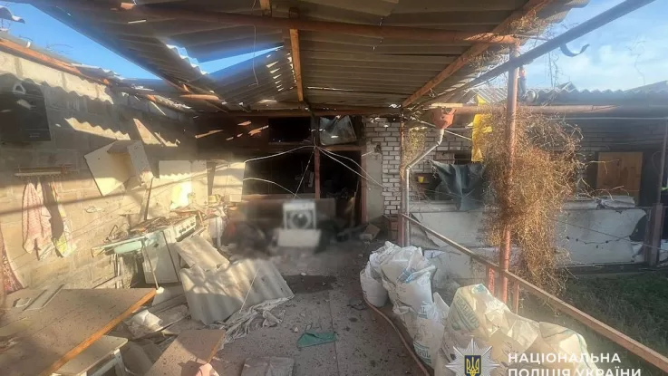 У Нікополі жінка загинула через російський обстріл, є поранені