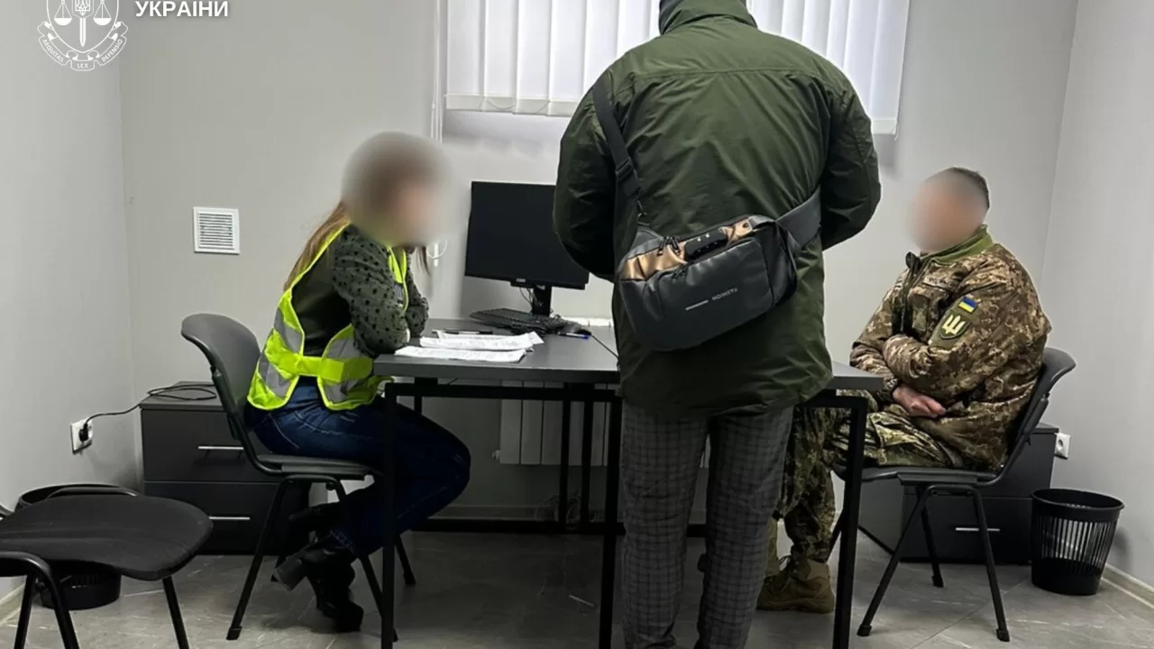 Объявления подозрения жителю Житомира / Фото: Житомирская областная прокуратура