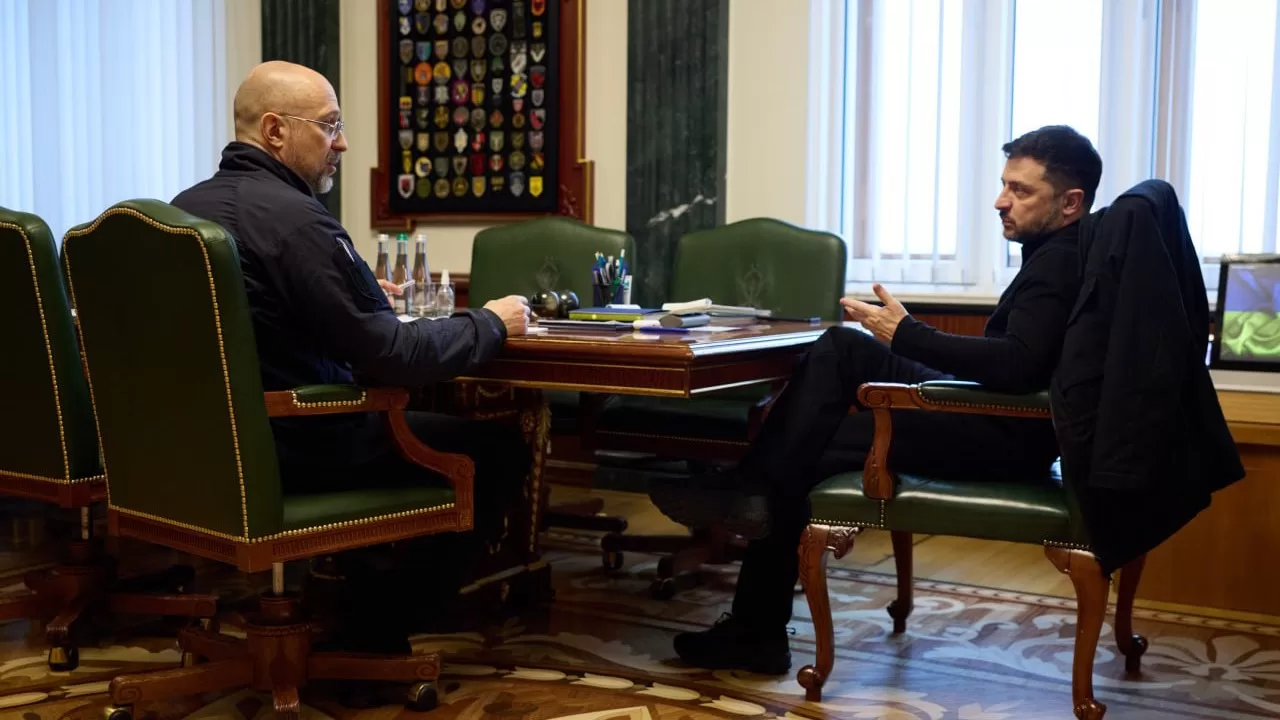 Министр обороны Денис Шмыгаль на докладе у президента / Фото Офис президента