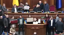 Заблокированная трибуна Верховной Рады / Скриншот видео