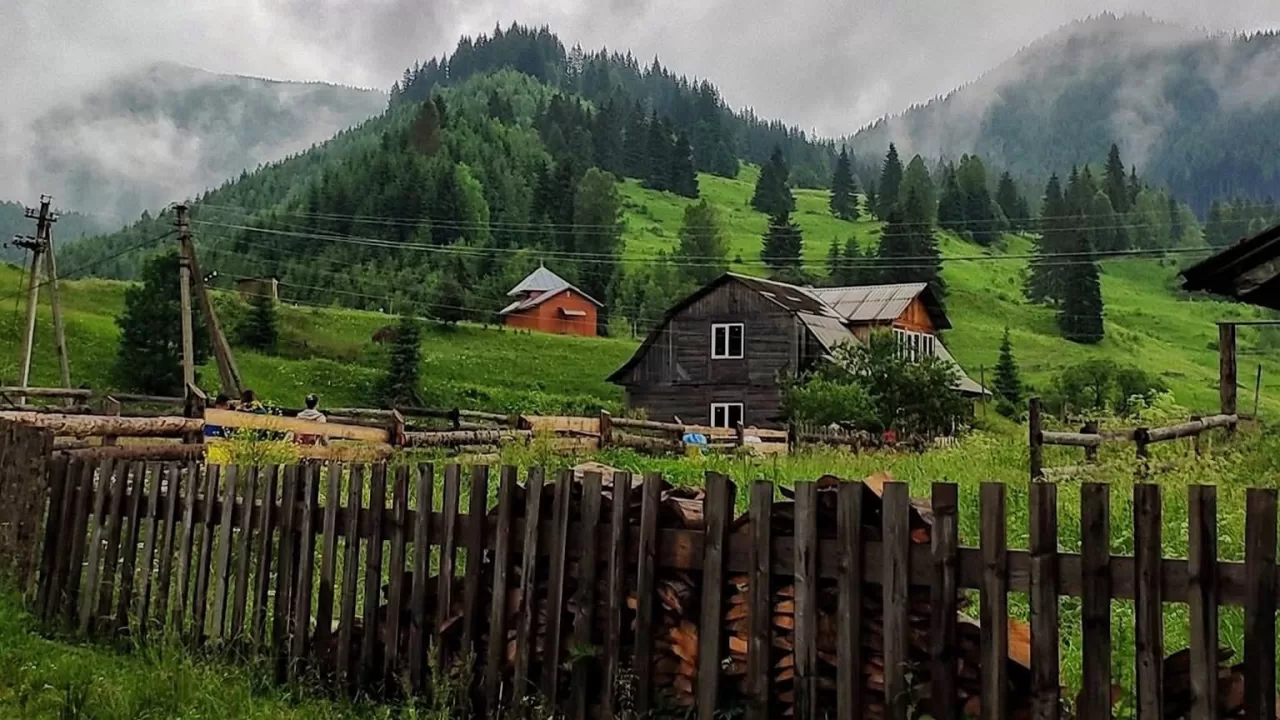 Перкалаба — полузаброшенный хутор в Верховинском районе Ивано-Франковской области, который считается одним из самых отдаленных и труднодоступных поселений Украинских Карпат / Фото с Facebook Olena Ilchenko