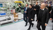 Ерік Трапʼє (праворуч від Зеленського) представив Главі держави виробничі потужності підприємства / Фото Офіс президента