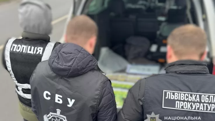 На Львівщині затримали голову сільради та спільника за хабар у 1 млн грн