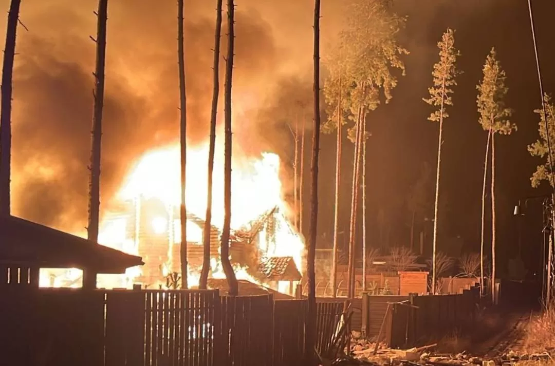 Пожар на месте обстрела / Фото: ГУНП в Харьковской области