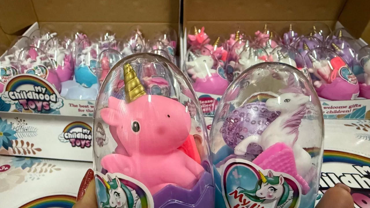 Таможенники обнаружили крупную партию фальсифицированных детских игрушек / Фото: Государственная таможенная служба Украины