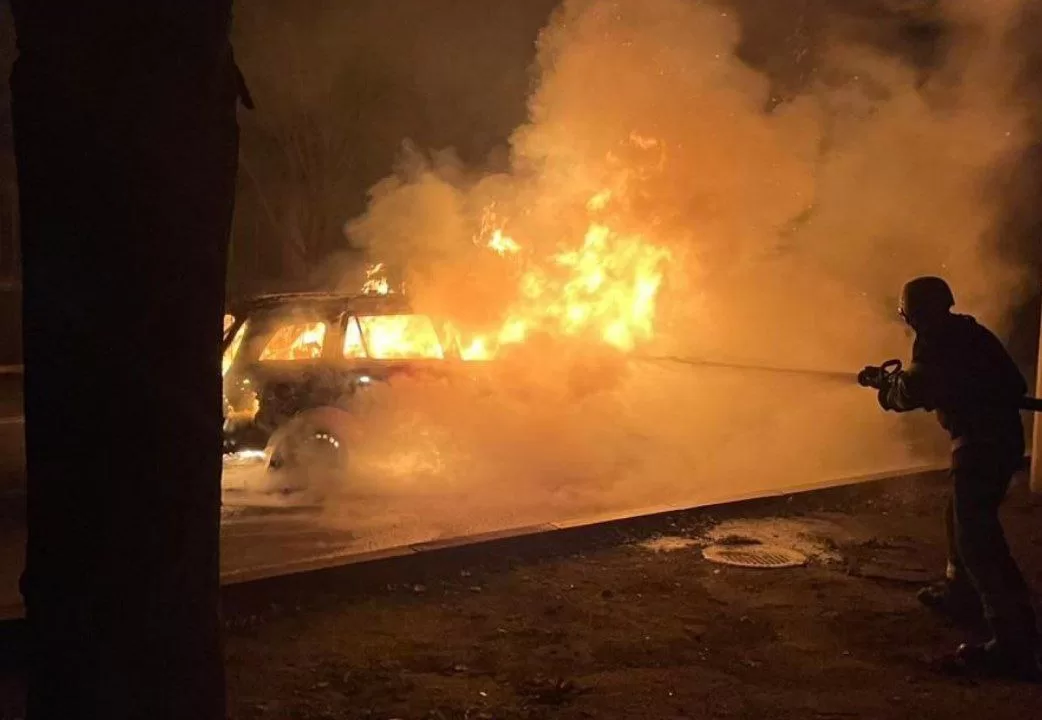 Пожар на месте обстрела в Днепропетровской области / Фото: ГСЧС