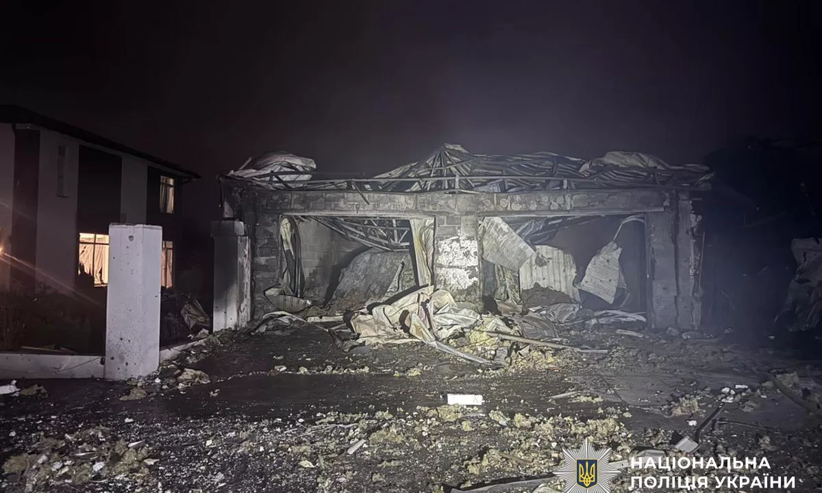 Уничтоженное российским обстрелом строение в Донецкой области / Фото: Нацполиция