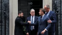 Премьер-министр Великобритании Кир Стармер, президент Украины Владимир Зеленский, президент Франции Эммануэль Макрон и канцлер Германии Фридрих Мерц у резиденции британского премьера, 8 декабря 2025 года / Фото Reuters