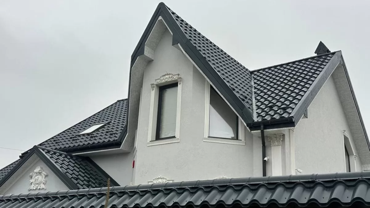 Дом, в который попал дрон в Сокольниках возле Львова / Фото Суспільне Львів