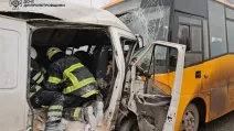 На Дніпропетровщині шкільний автобус потрапив у ДТП / Фото: ДСНС Дніпропетровщини