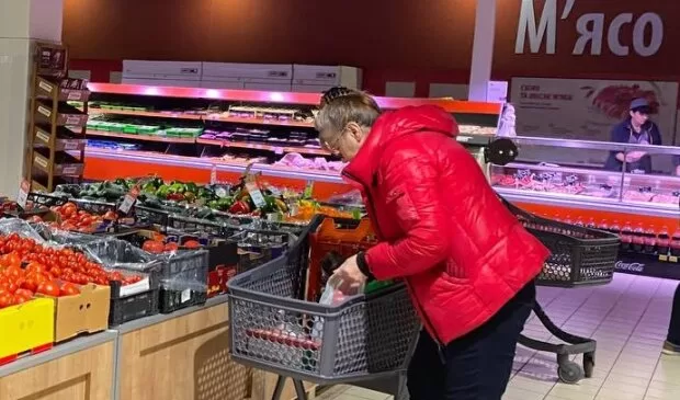 Жінка в магазині / Фото: today.ua