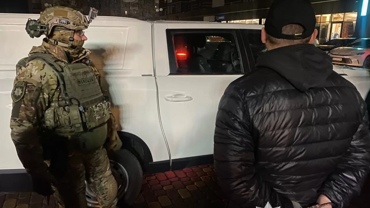 На Вінниччині затримали групу підозрюваних у вимаганні грошей в підприємців / Фото: Нацполіція