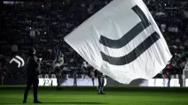 Прапор “Ювентуса” на стадіо Allianz перед матчем з “Торіно” у Турині. 6 листопада 2025 / Фото Reuters