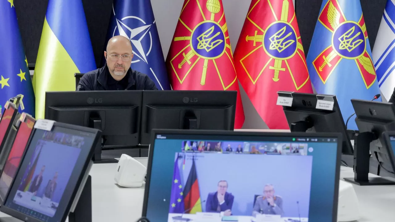 Министр обороны Украины Денис Шмыгаль во время 32-го заседания в формате «Рамштайн» / Фото: Минобороны