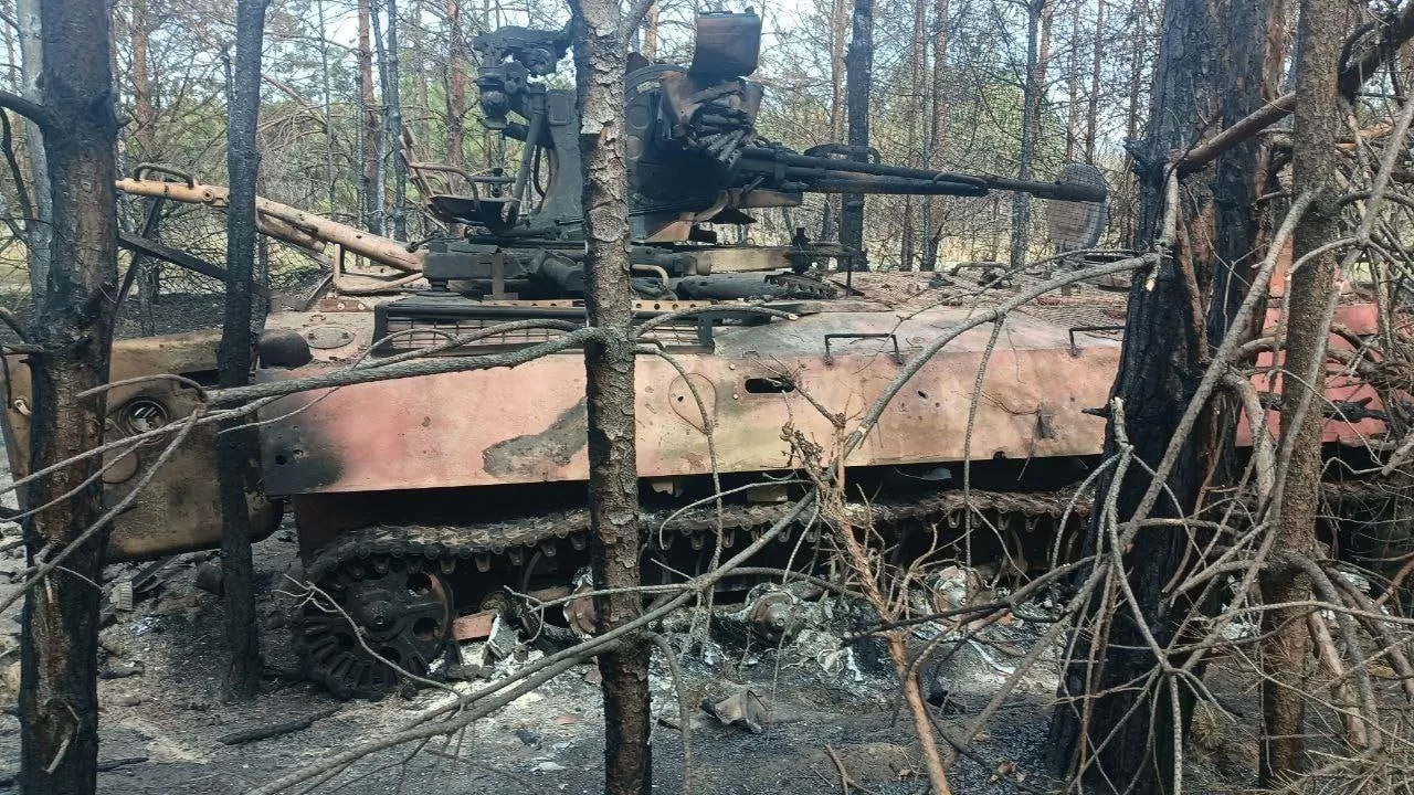 Уничтоженный российский МТ-ЛБ / Фото: t.me/lost_warinua