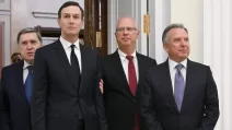 Спеціальний представник США Стів Віткофф і зять президента Дональда Трампа Джаред Кушнер у Москві / Фото: AP/Kristina Kormilitsyna