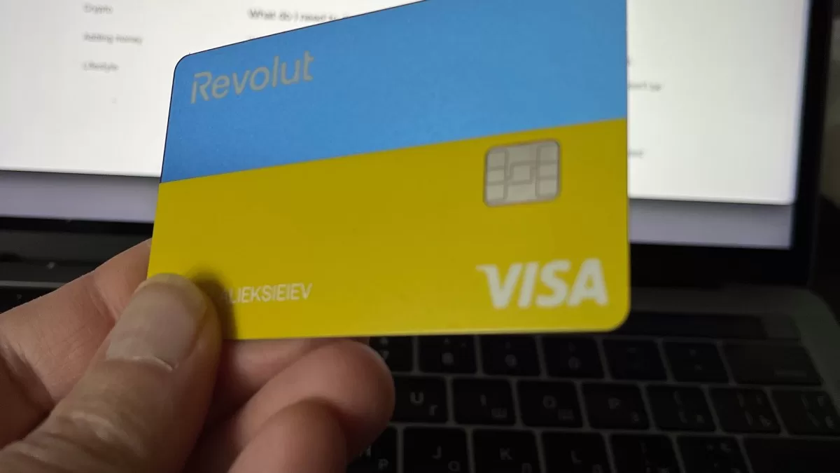 Картка Revolut, яку було випущено тільки для українців / Фото Glavnoe.in.ua