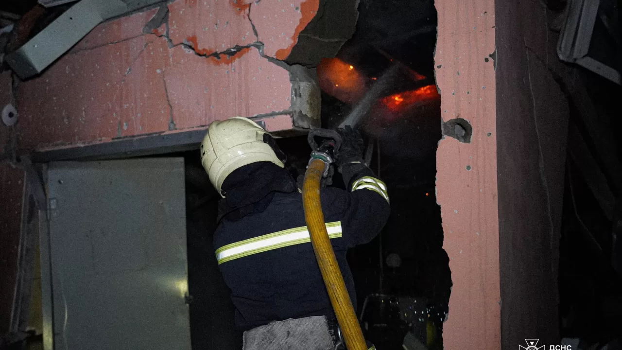 Спасатель Черкасской области на месте пожара / Фото иллюстративное: ГСЧС