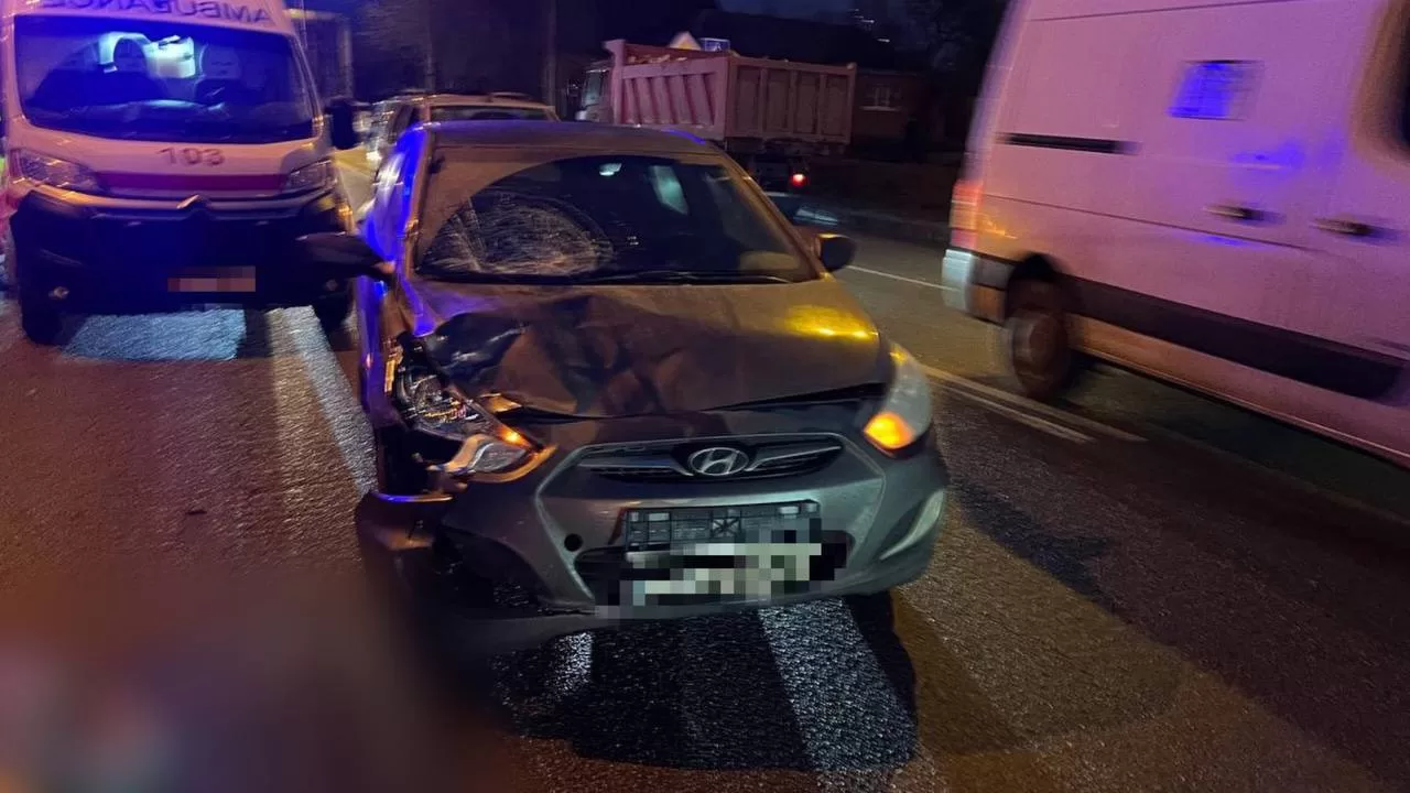 18 декабря в Харькове автомобиль Hyundai Accent на пешеходном переходе сбил двух девочек в возрасте 13 и 14 лет / Фото Харьковская областная прокуратура