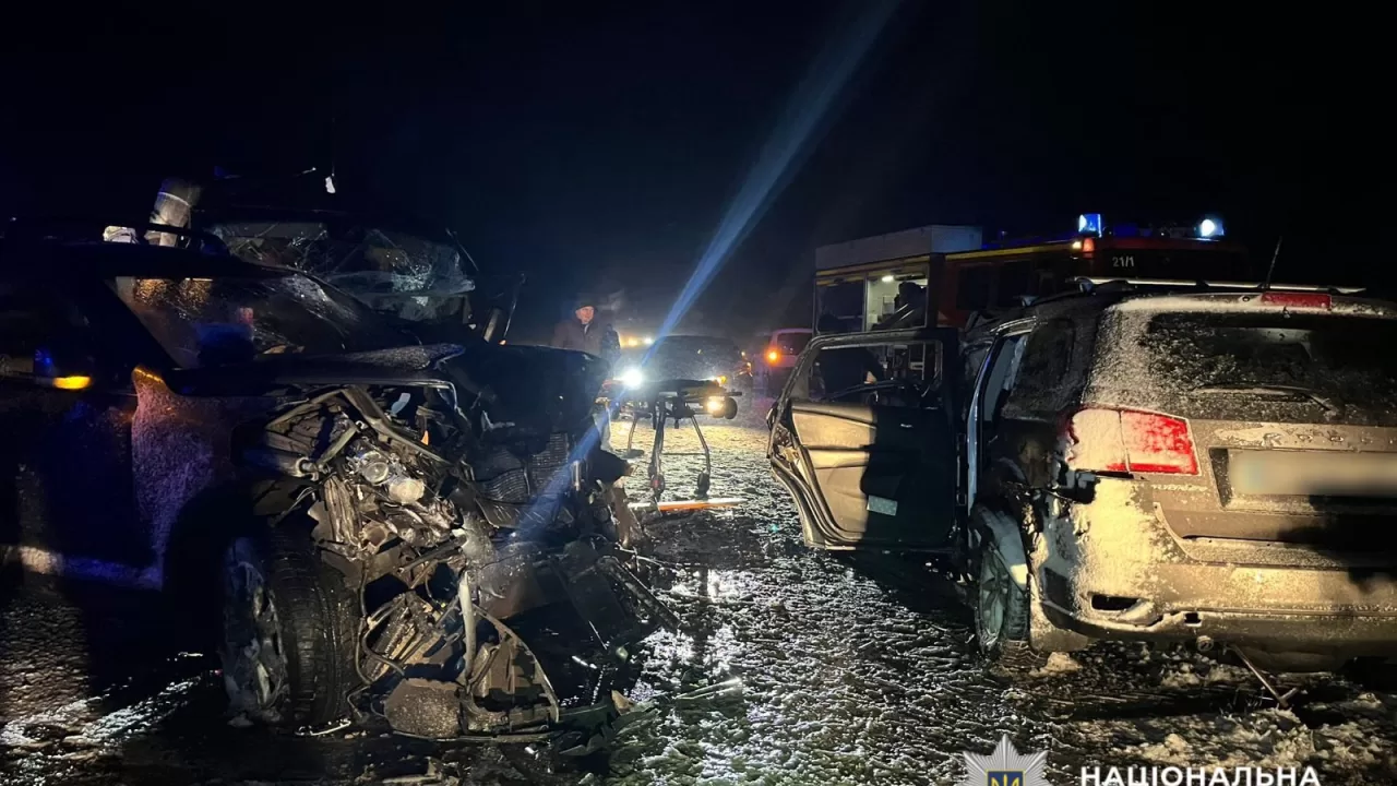 Один человек погиб и 13 пострадали в ДТП в Бориспольском районе / Фото: Полиция Киевской области