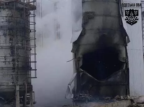 The aftermath of the strike on the Odesa port on 30 December / Photo: Oleg Kiper