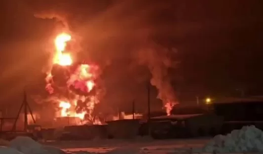 Пожар на нефтебазе «Геркон Плюс» в Липецкой области РФ / Скриншот