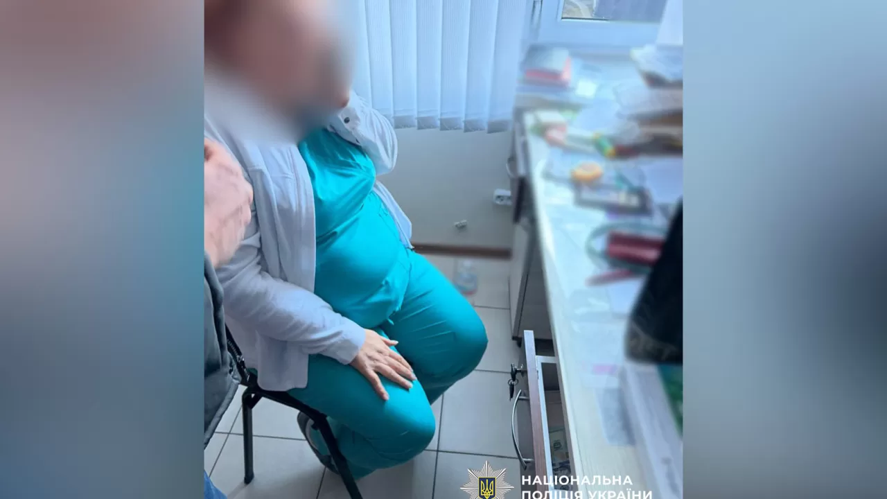 Задержанная за взятку врач / Фото: ГУНП в Одесской области