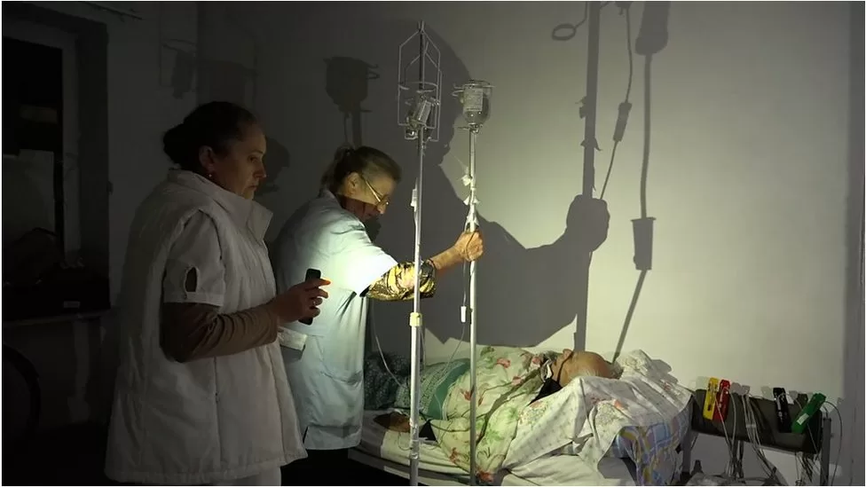 Иллюстративное фото больницы без света: BBC