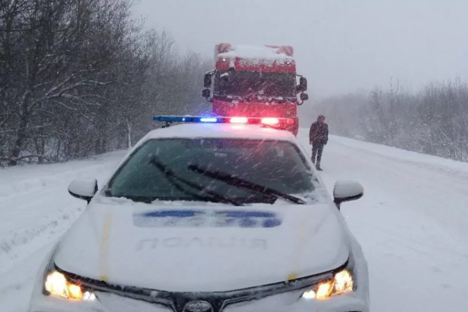Патрульные на трассе / Фото: Алексей Белошицкий