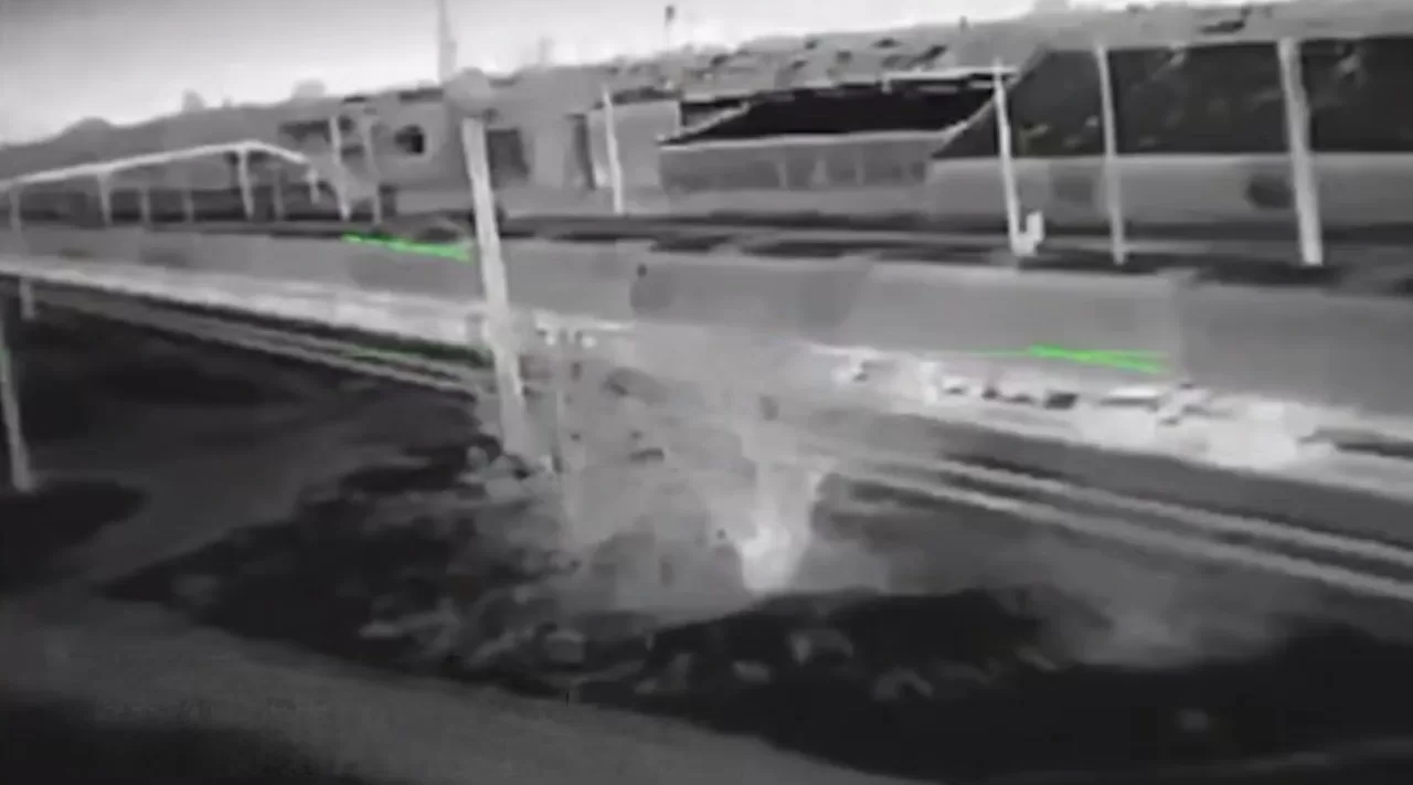 Удар по подвижному составу с ГСМ на топливной эстакаде нефтебазы в Крыму / Скриншот