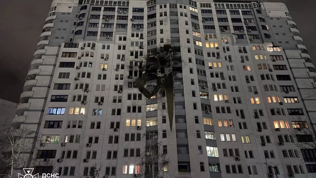 В Киеве четыре погибших после массированного обстрела РФ, среди них работник скорой помощи / Фото: ГСЧС