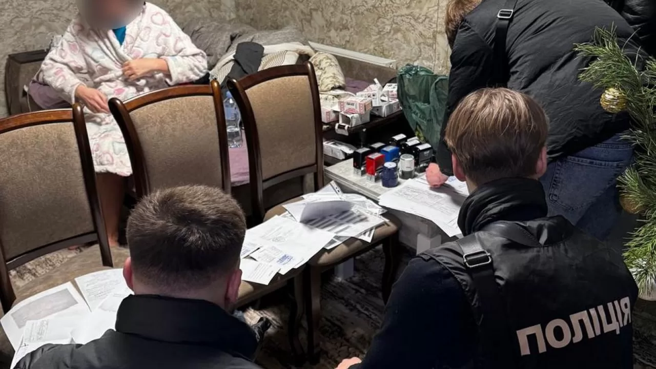 55 тысяч долларов за побег за границу: полиция Сумщины разоблачила организатора схемы / Фото Нацполиция