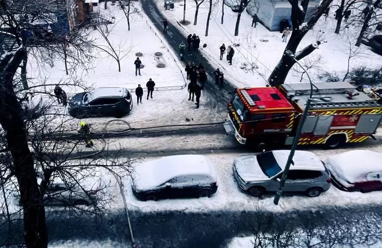 Спасатели на месте пожара / Фото архивное: ГСЧС Киева