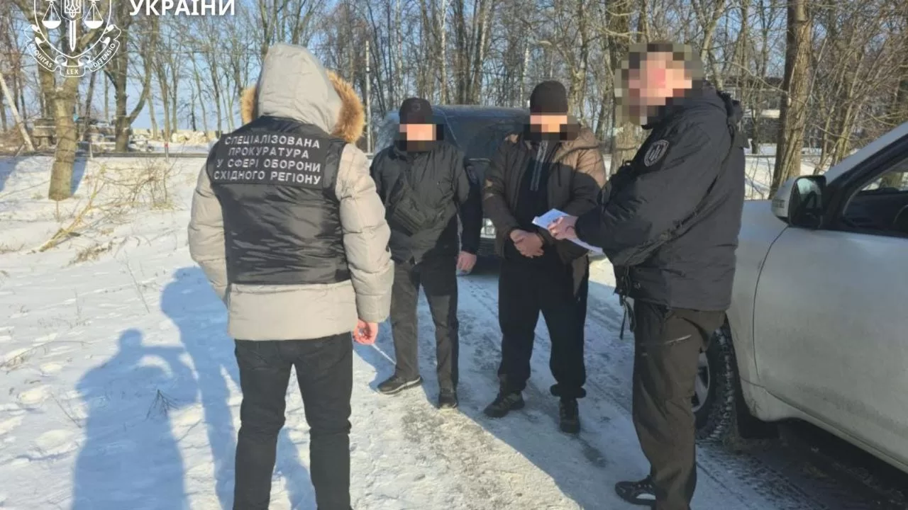 На Донеччині затримали учасників злочинної організації, яка діяла у військовій частині / Фото: Спецпрокуратура Східного регіону
