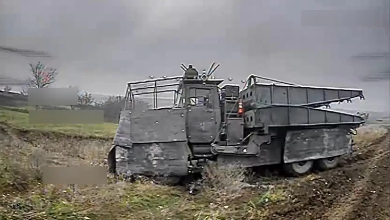 Знищений російський мостоукладальник / Фото: t.me/lost_warinua