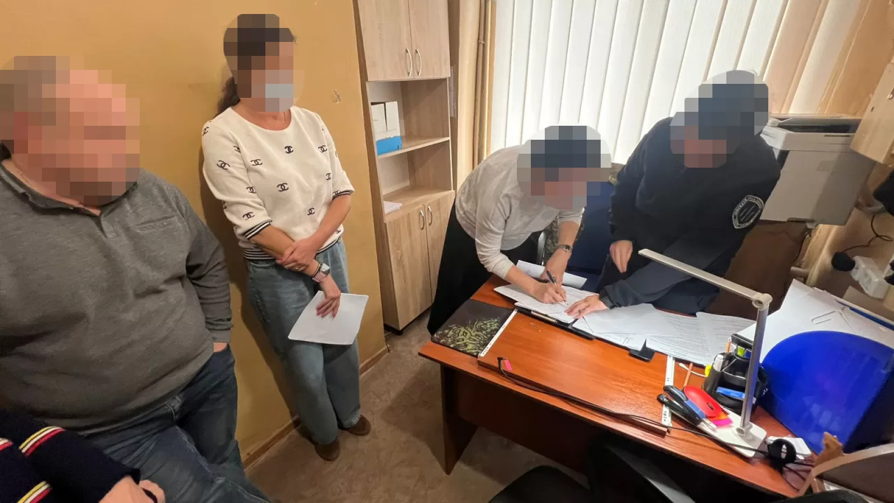 Слідчі дії в приміщенні ВЛК в Одесі / Фото: ДБР